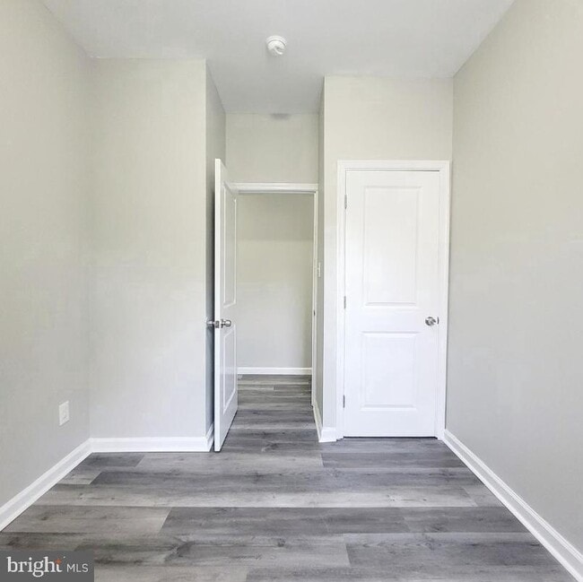 Building Photo - 1622 Blavis St