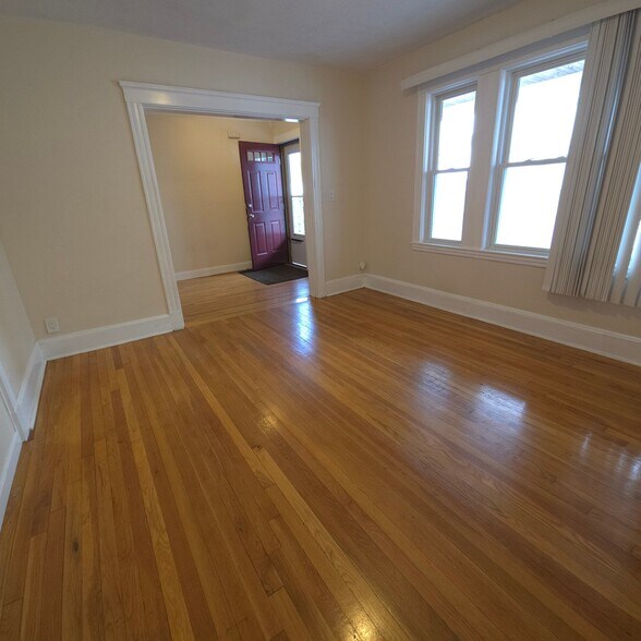 Building Photo - 10 Alcott Park