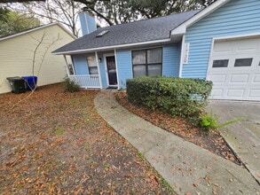 Building Photo - 1739 River Front Dr