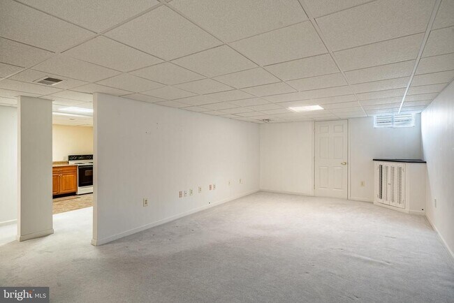 Building Photo - 109 Lincoln Rd