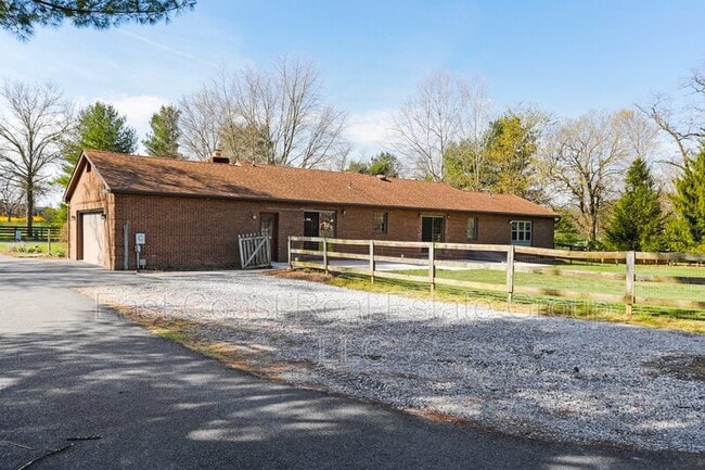 Building Photo - 16208 Woburn Rd