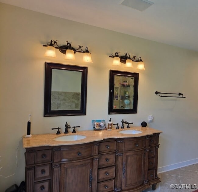 Building Photo - 5631 Olde Hartley Way