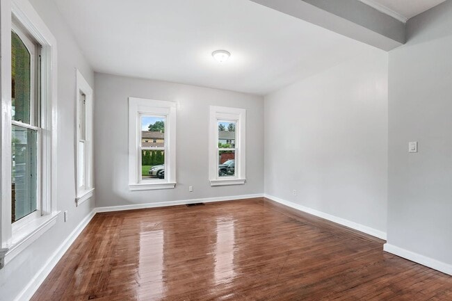 Building Photo - 319 Wabash St