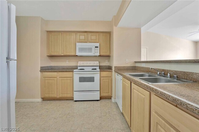 Building Photo - 8000 W Badura Ave