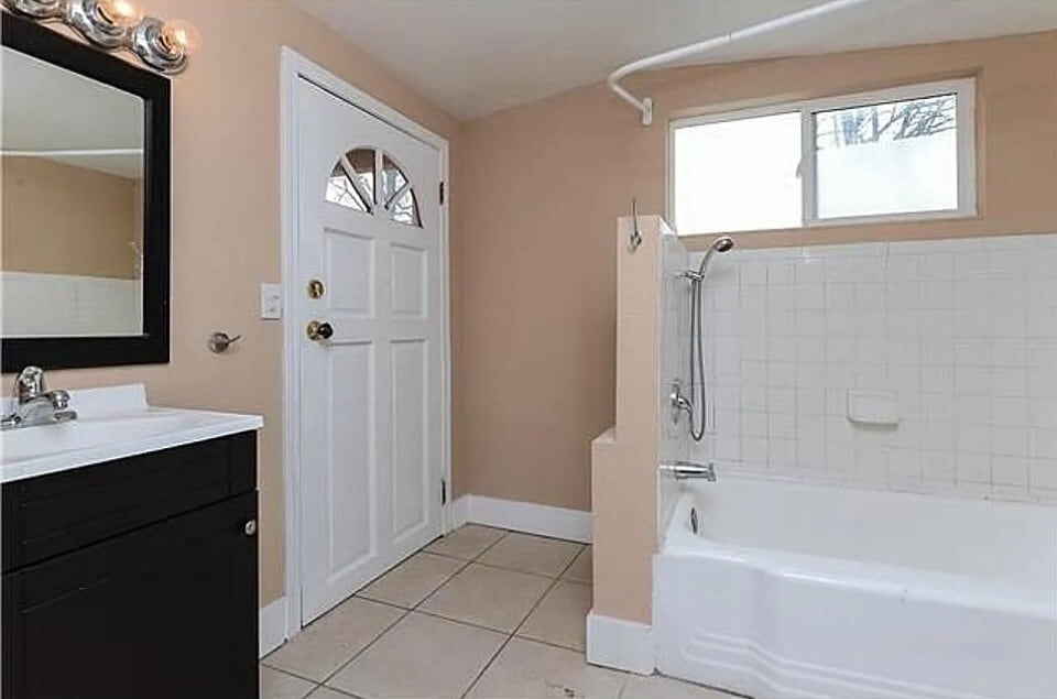 Building Photo - 2735 N Cook St