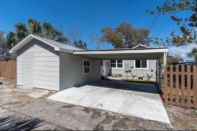 Building Photo - HOUSING VOUCHER ACCEPTED: : Updated St. Pete Home with Private Yard, Hot Tub & More!