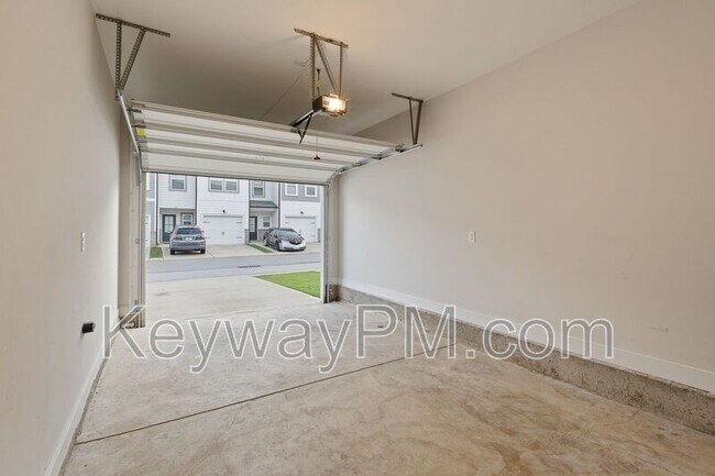 Building Photo - 314 Sumac Trail