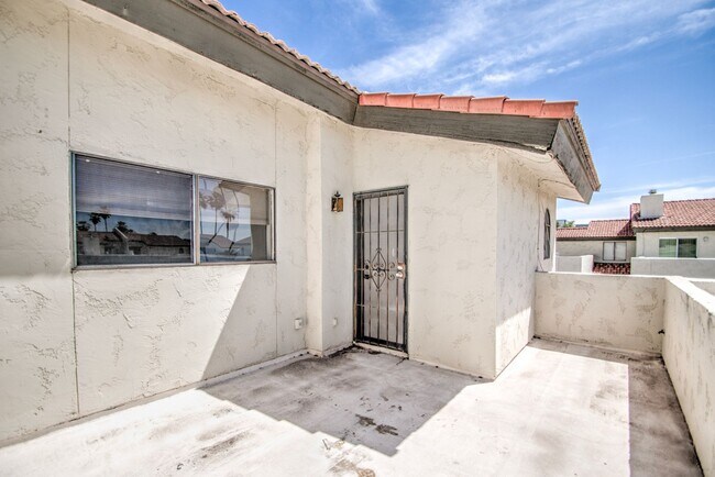 Building Photo - Spacious Villa for rent in Phoenix!