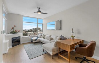 Building Photo - 475 Redwood St