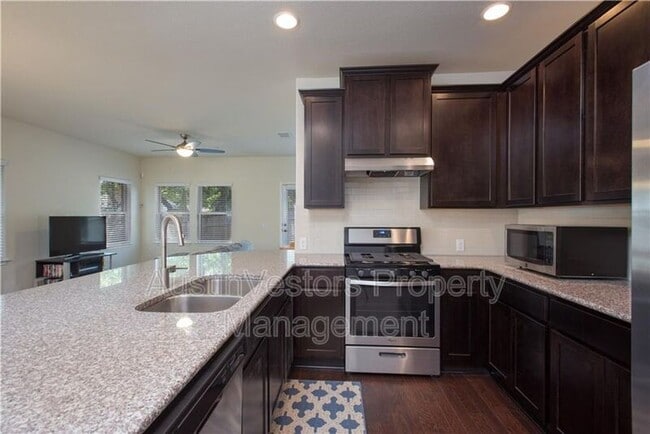 Building Photo - 2304 S Lakeline Blvd