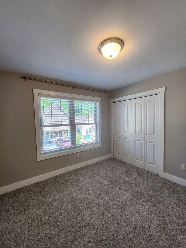 Building Photo - RENT SPECIAL!!!!!  Weaverville Rental