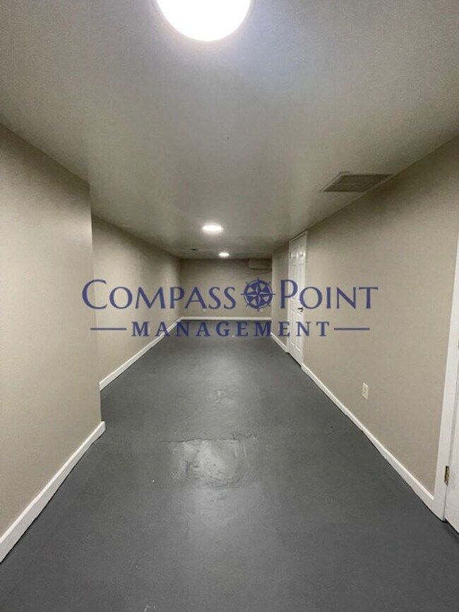 Building Photo - Welcome To Your New Home! FIRST MONTH'S RENT FREE!!