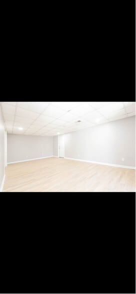 Building Photo - 225 Willow Lake Ln