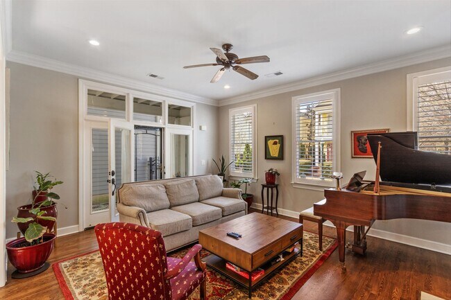 Building Photo - 948 River Breeze Dr