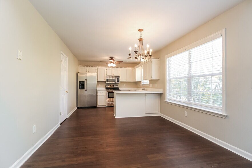 Building Photo - 1126 Poplar Hollow Dr