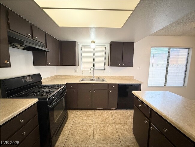 Building Photo - 129 Colbath St