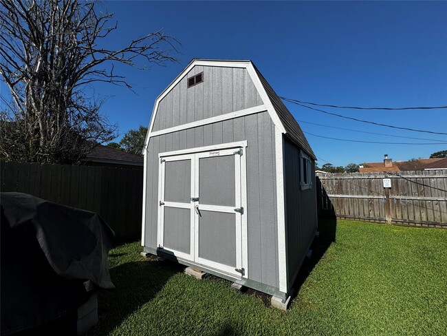 Building Photo - 9914 El Chaco Dr