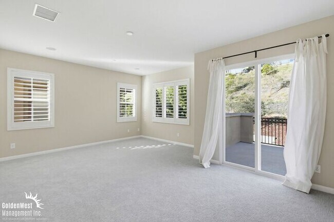 Building Photo - Beautifully Appointed 5Bdm 4Ba Home Located in San Marcos!