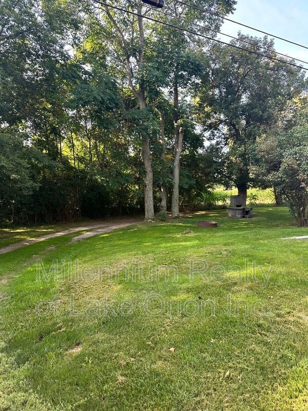 Building Photo - 709 W Dryden Rd