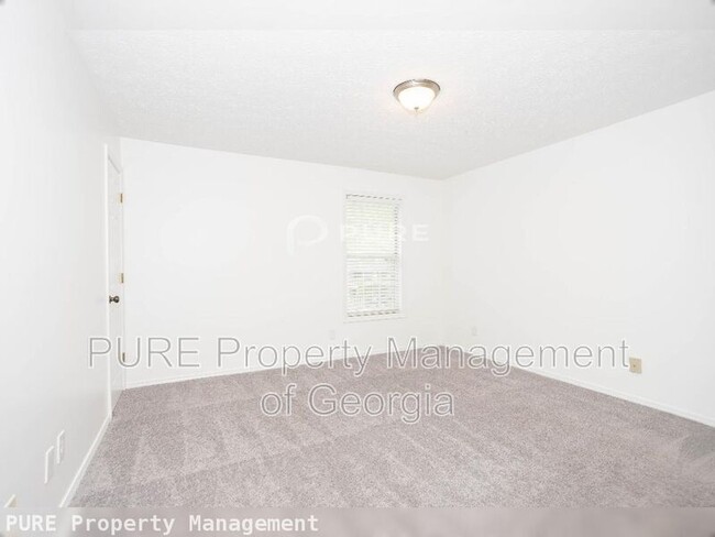 Building Photo - 2408 Country Park Dr