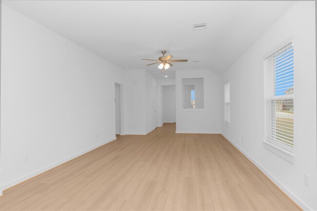 Building Photo - 40723 Mostyn Lake Dr