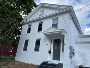 Building Photo - 13 E Spring St