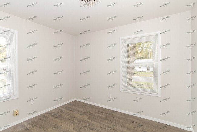 Building Photo - 9650 Marino Dr