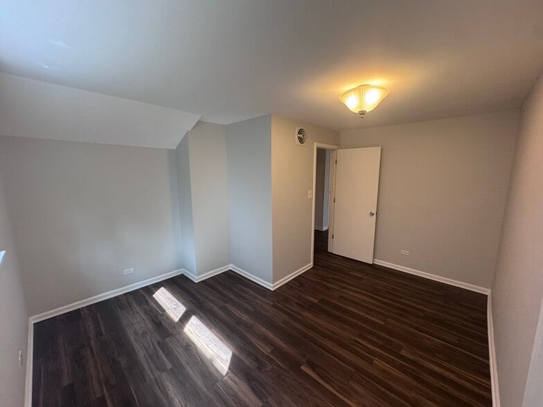 Building Photo - 5448 W Agatite Ave