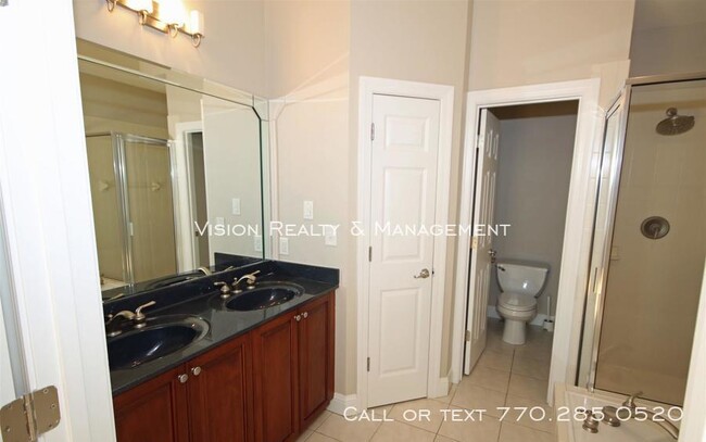 Building Photo - 829 Clifton Heights Ln.- Luxury Townhome