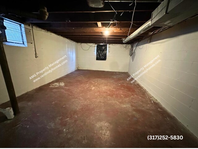Building Photo - CENTER TOWNSHIP! *** SECTION 8 ***