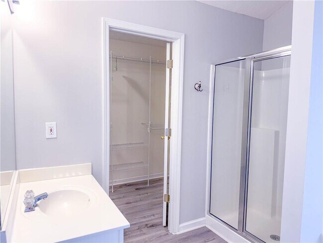 Building Photo - 2959 Belfaire Crest Ct