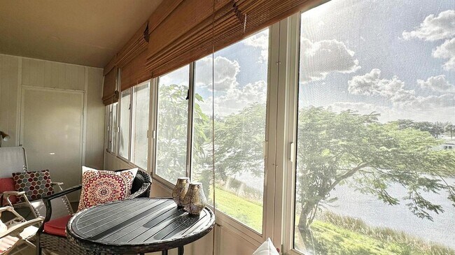 Building Photo - 154 Lake Meryl Dr