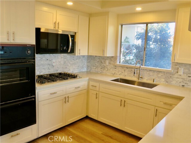 Building Photo - 3935 Bluff Pl