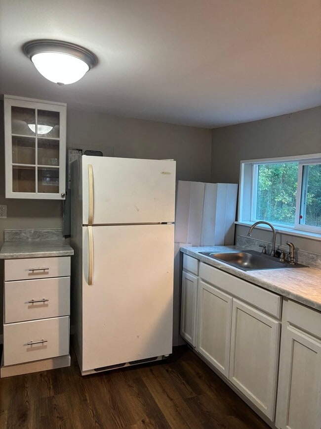 Building Photo - Three Bedroom Home in Hixson TN