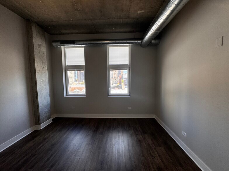 Building Photo - 3845 N Broadway St