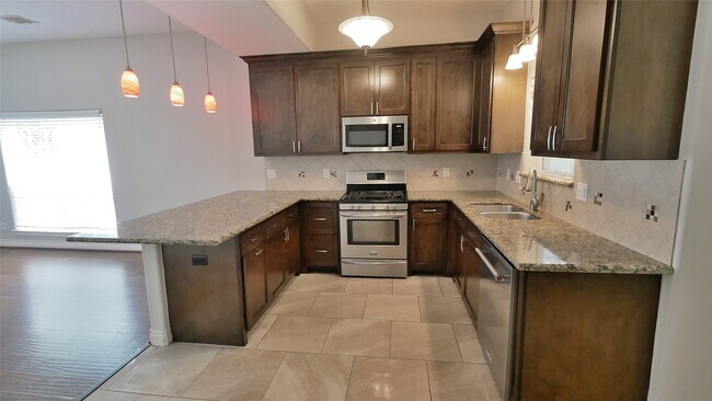 Building Photo - 4315 Field Meadow Dr