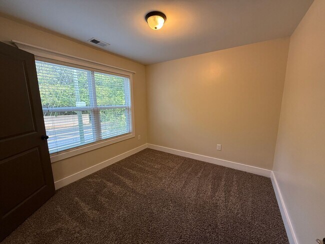 Building Photo - Charming Craftsman Home on Mitchell Bridge...