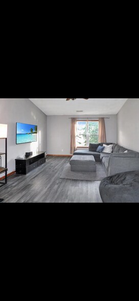 Building Photo - 558 Mosaic Ln