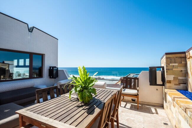 Building Photo - 221 30th St