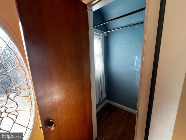 Building Photo - 770 S Lincoln St