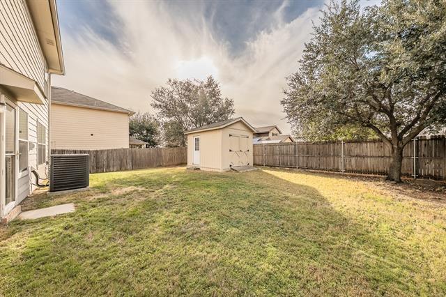 Building Photo - 1906 Beach Dr