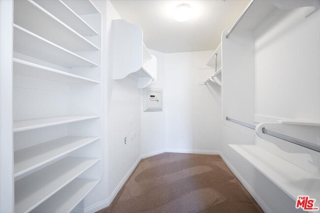 Building Photo - 12026 Hoffman St