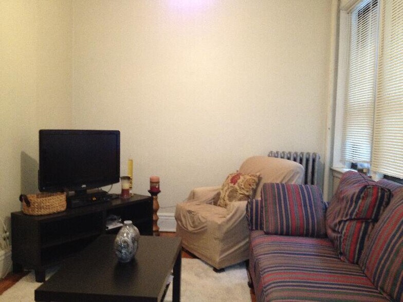 Building Photo - 58 Queensberry St