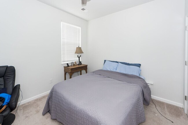 Building Photo - 4 Bedroom 2 Bath Home in French Quarter Creek - Huger