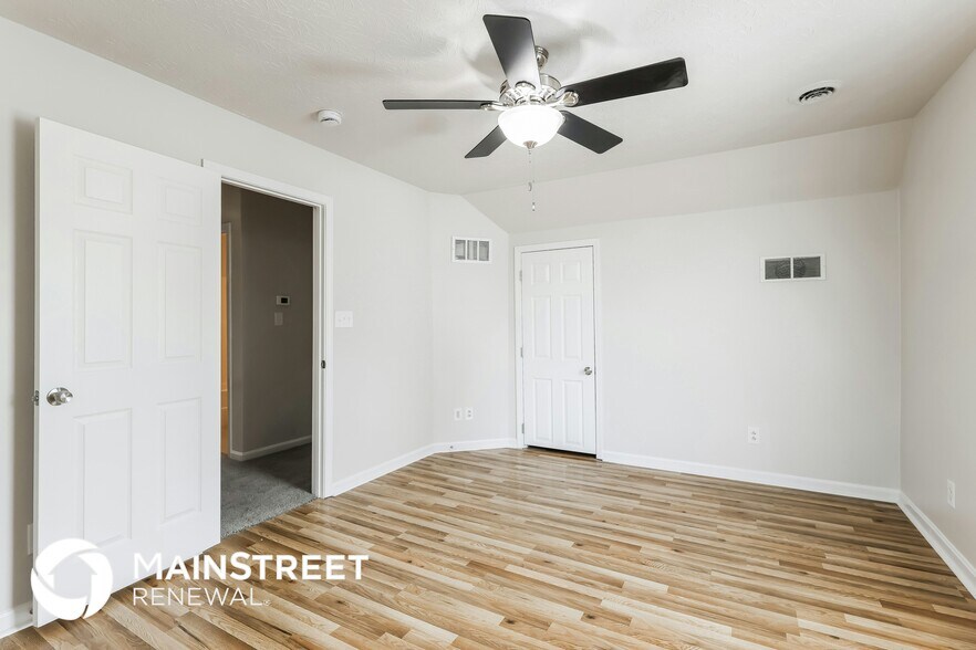 Building Photo - 10700 Enclave Ct
