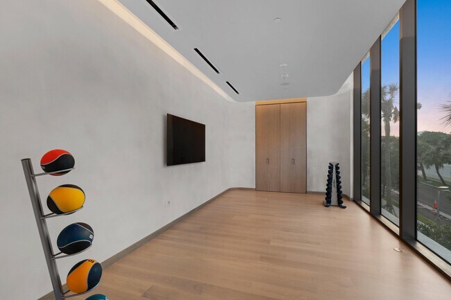 Building Photo - 200 Arkona Ct