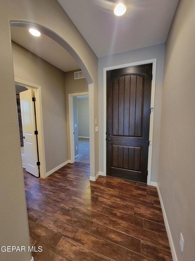 Building Photo - 2140 Honour Point Pl