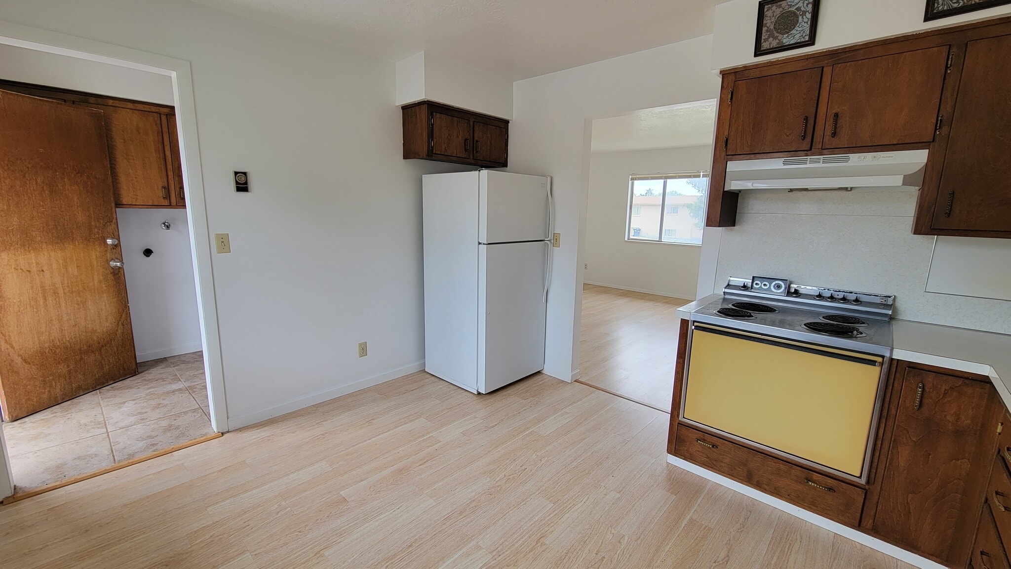 Building Photo - 1660 Grandview Dr