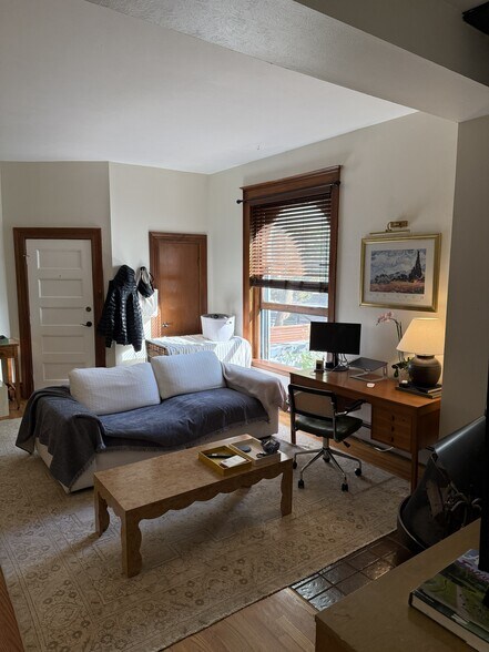 Living Room - 1373 N Franklin St