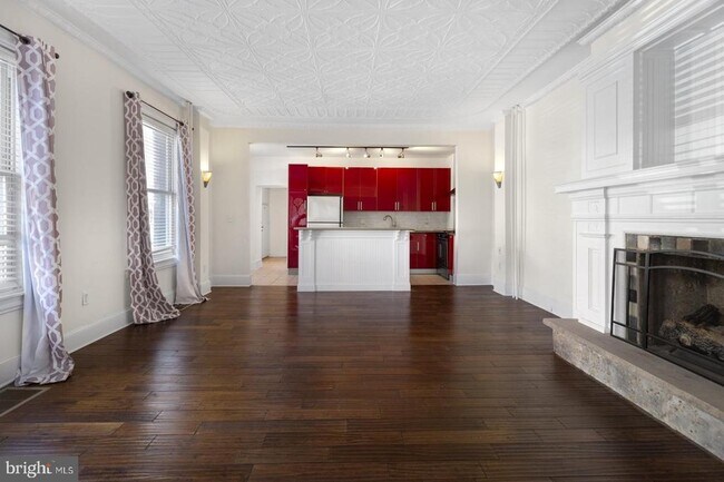 Building Photo - 2053 Christian St